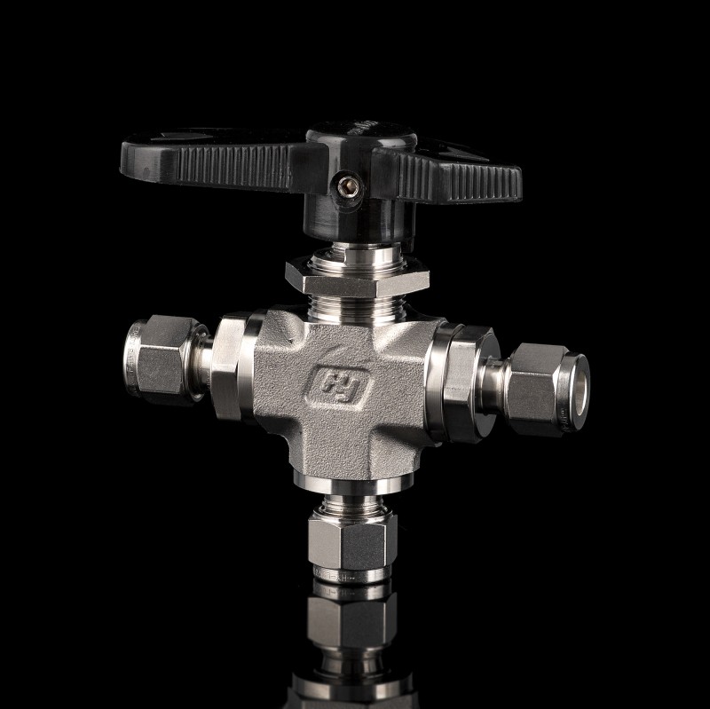 Шаровой кран 102й серии SS316, трехходовой NPT 1/2" внутр. - NPT 1/2" внутр., 414 Бар, VHB3-B3-F-8N